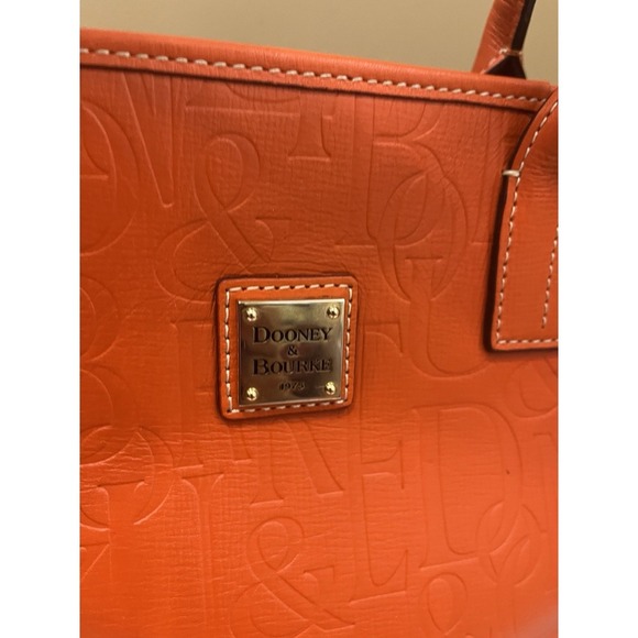 Dooney Bourke Russel Orange Embossed Logo Retro GRAFICA Graffiti Large - Picture 4 of 16